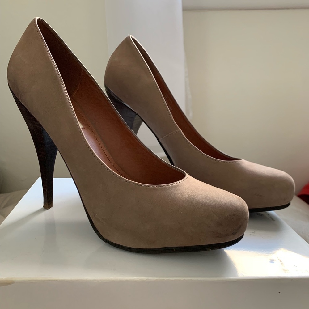 Steve Madden pumps with wooden heel